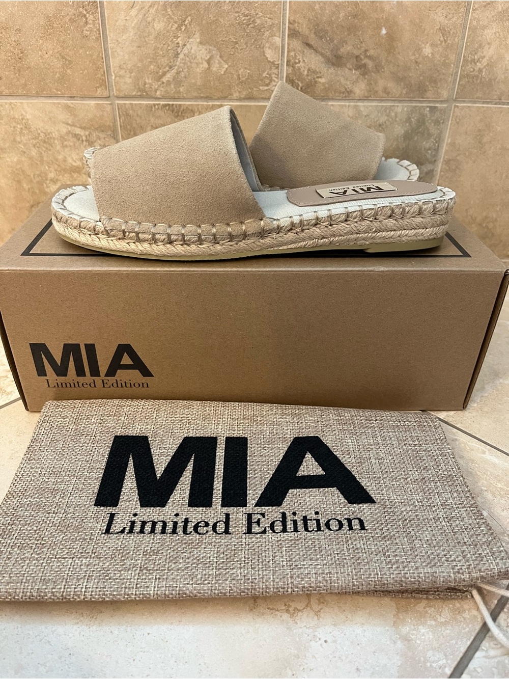 MIA Women's Limited Edition Taupe Suede Slide Sandals Mules - Picture 5 of 5